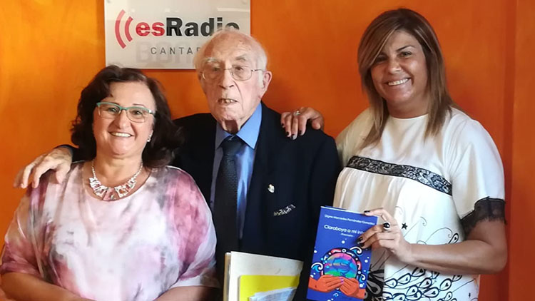 Carlos Bribián Castro ante el micrófono