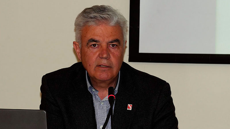 Hoy al mostrador Isidro R. Castanedo