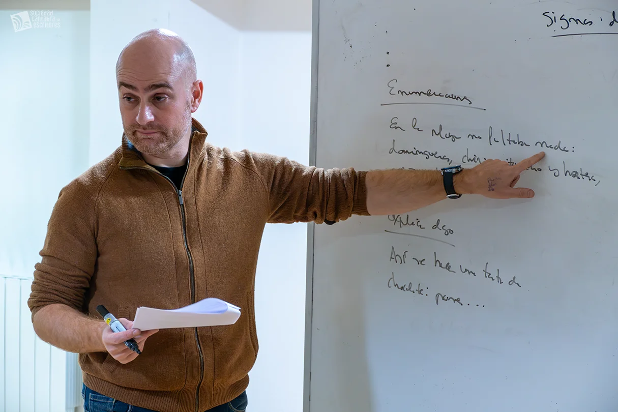 Clausurados los cursos de formación 2024, impartidos por el profesor de escritura creativa Carlos del Río